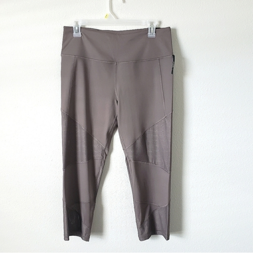 NWT VS Sport Leggings - Size L